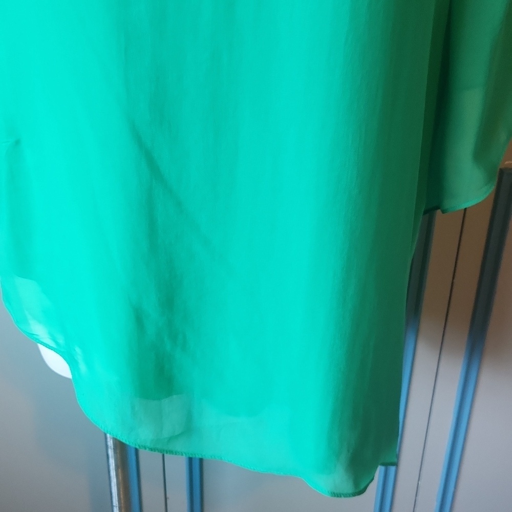 Chico’s Vibrant Green Blouse - Picture 4 of 14